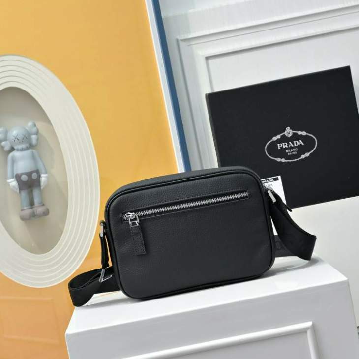 Picture of Prada Mens Bags _SKUfw214529927fw